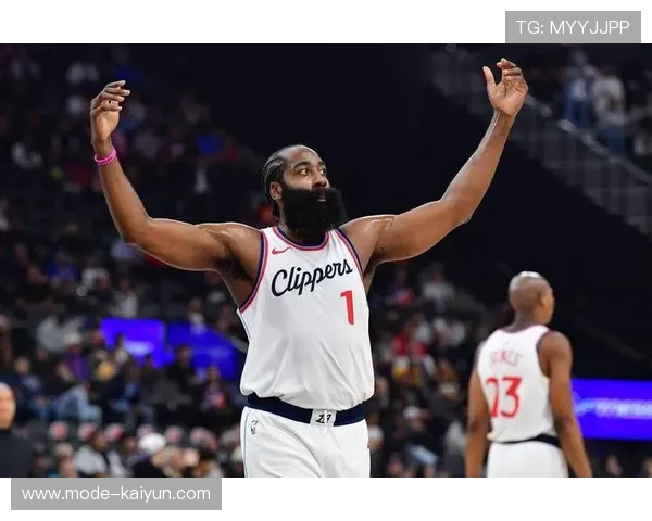 NBA常规赛快船开启三连客,莱昂纳德哈登率队北伐爵士